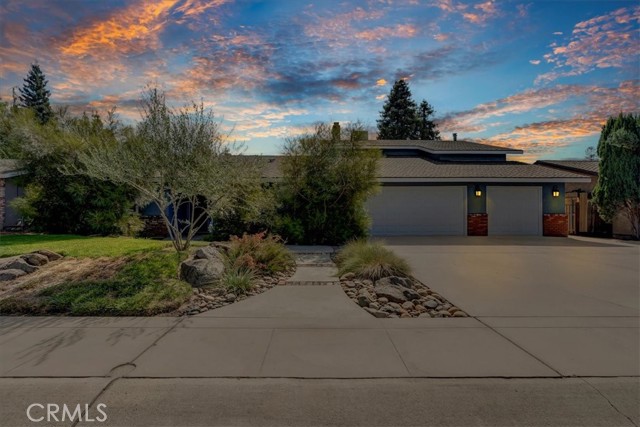 1328 S Cotta Street, Visalia CA: https://media.crmls.org/medias/ba6af561-29a5-4109-bad9-367127d6187d.jpg