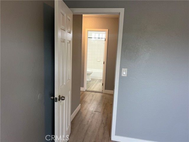 Detail Gallery Image 10 of 13 For 136 W 53rd St a,  Long Beach,  CA 90805 - 2 Beds | 1/1 Baths