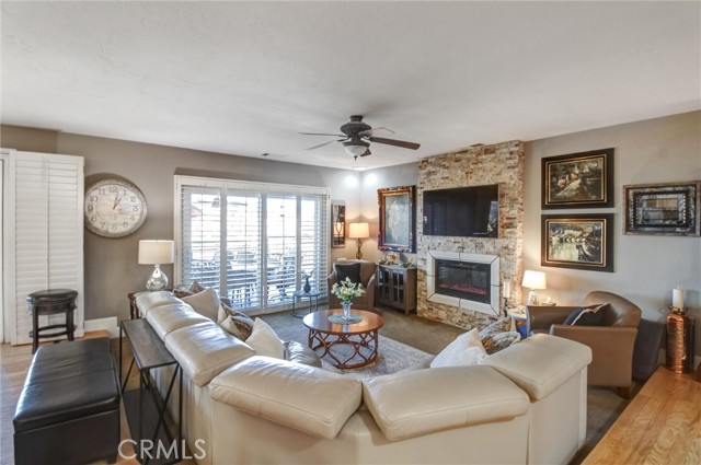 Image 19 of 75 For 22637 Cascade