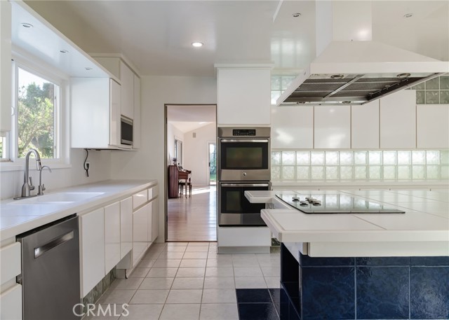 Detail Gallery Image 11 of 53 For 28068 Santona Dr, Rancho Palos Verdes,  CA 90275 - 5 Beds | 3 Baths