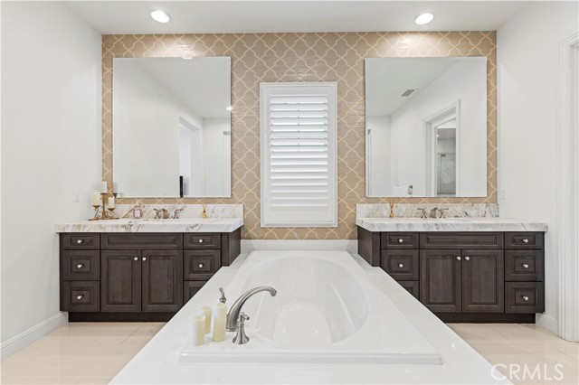 Detail Gallery Image 26 of 65 For 103 Whiteplume, Irvine,  CA 92618 - 5 Beds | 5/1 Baths