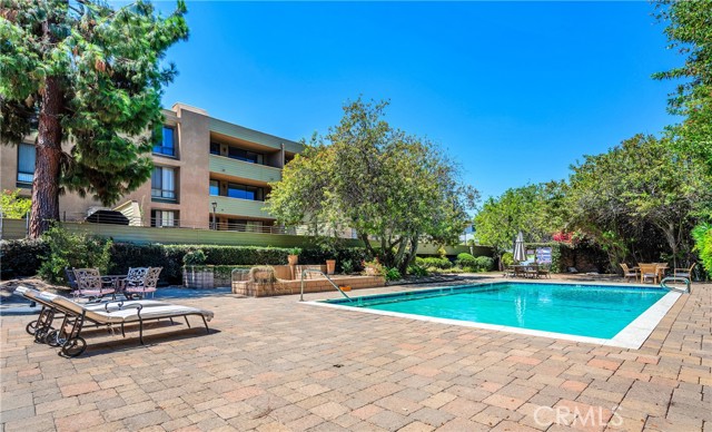 16866 Kingsbury photo 7