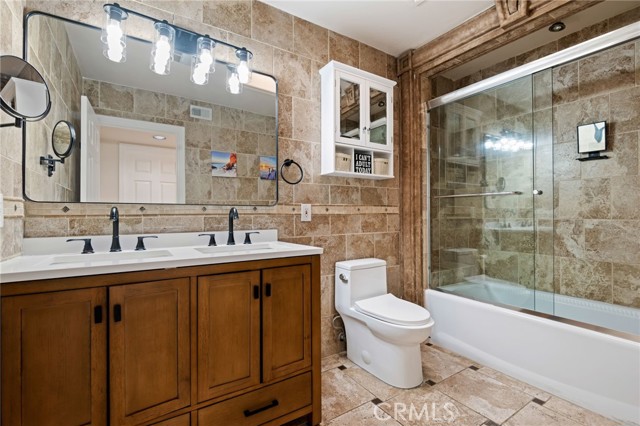 Detail Gallery Image 16 of 30 For 12601 Daryl, Granada Hills,  CA 91344 - 5 Beds | 3 Baths