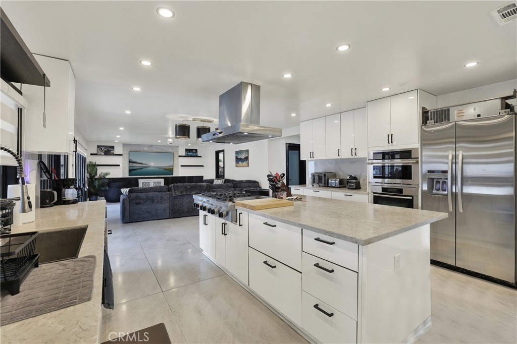 MLS #OC26160501 image #11