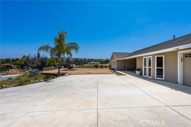 Detail Gallery Image 2 of 73 For 16481 Valle Vista Way, Riverside,  CA 92506 - 5 Beds | 3 Baths