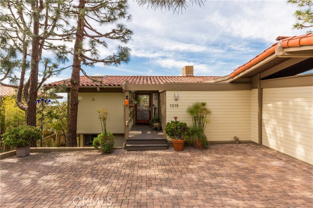 1315 Via Zumaya, Palos Verdes Estates, California 90274, 5 Bedrooms Bedrooms, ,3 BathroomsBathrooms,Residential,Sold,Via Zumaya,PV17039803