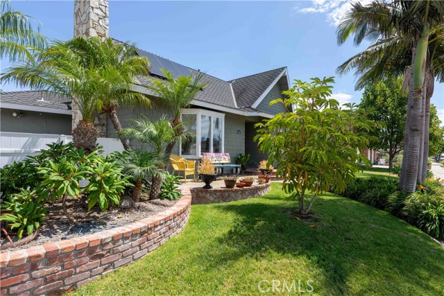 21682 Impala Lane, Huntington Beach CA: https://media.crmls.org/medias/ba72938e-6b8f-4278-ae32-ca3512602844.jpg
