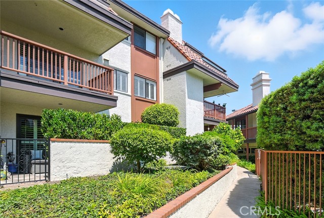 6322 Riviera Cir., Long Beach CA: https://media.crmls.org/medias/ba734f21-4a1a-4cbd-9a0f-20248496f0fb.jpg