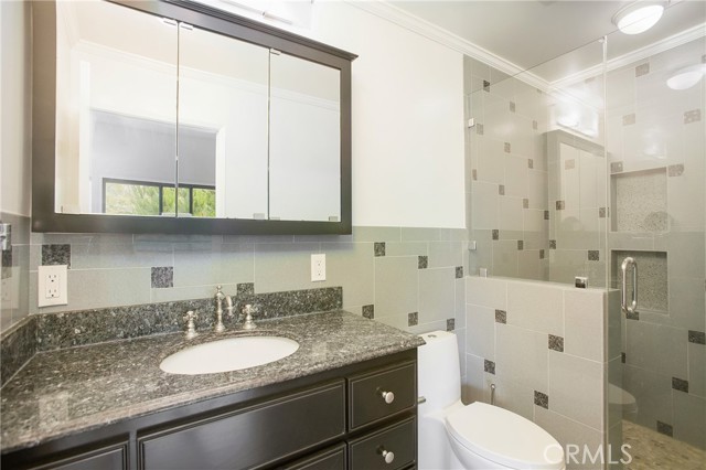 Detail Gallery Image 23 of 29 For 2057 Meadow View Ln, Costa Mesa,  CA 92627 - 2 Beds | 2/1 Baths