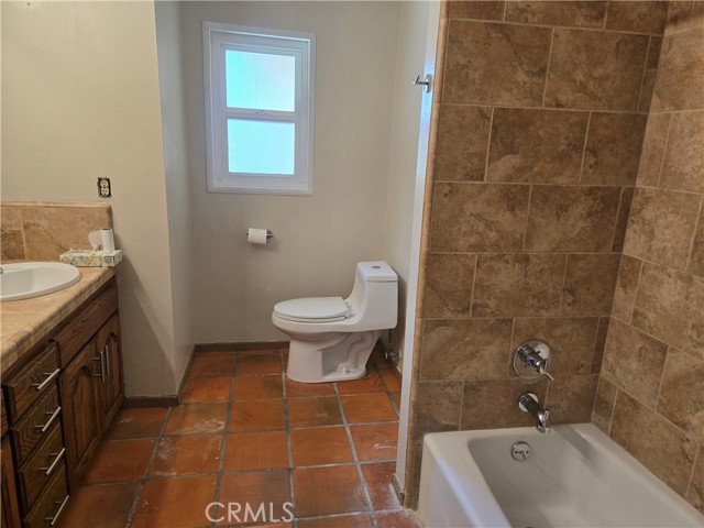 Detail Gallery Image 9 of 15 For 231 Hillandale Ct, Riverside,  CA 92507 - 3 Beds | 2 Baths