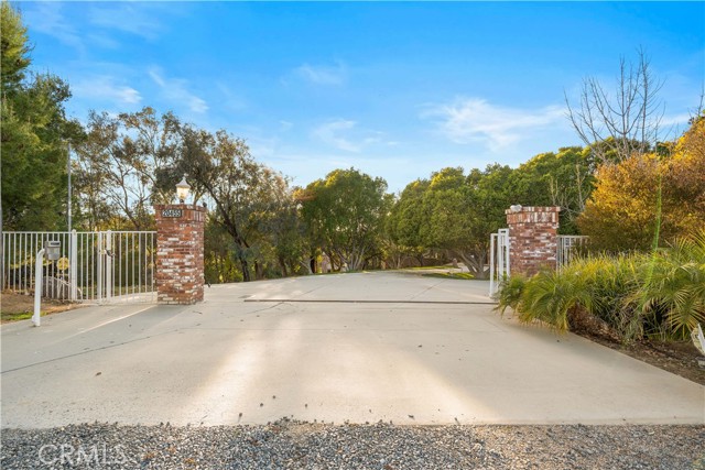 Detail Gallery Image 2 of 39 For 20455 Somma Drive, Perris,  CA 92570 - 10 Beds | 6/2 Baths