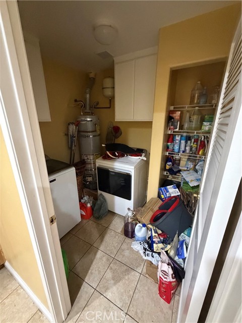 Detail Gallery Image 3 of 6 For 1061 Harbor Heights, Harbor City,  CA 90710 - 3 Beds | 2/1 Baths