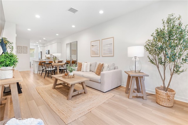 59 Sanctuary Lane, Mission Viejo CA: https://media.crmls.org/medias/ba75a7a1-c427-45b8-907a-59cc6ca20700.jpg