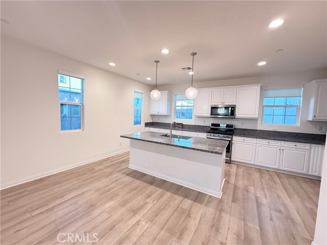 Detail Gallery Image 5 of 28 For 6958 Crimson Dr, Buena Park,  CA 90621 - 4 Beds | 3/1 Baths