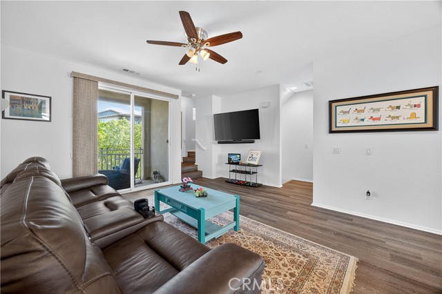 Detail Gallery Image 8 of 38 For 893 Tangelo Way #103,  Corona,  CA 92878 - 3 Beds | 3/1 Baths
