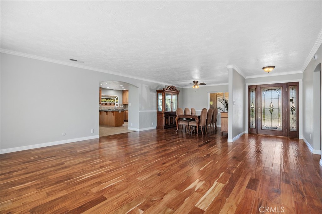 1075 La Reina - photo 6
