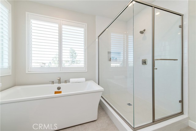 354 Chorus, Irvine, California 92618, 3 Bedrooms Bedrooms, ,3 BathroomsBathrooms,Condominium,For Sale,Chorus,OC24155661