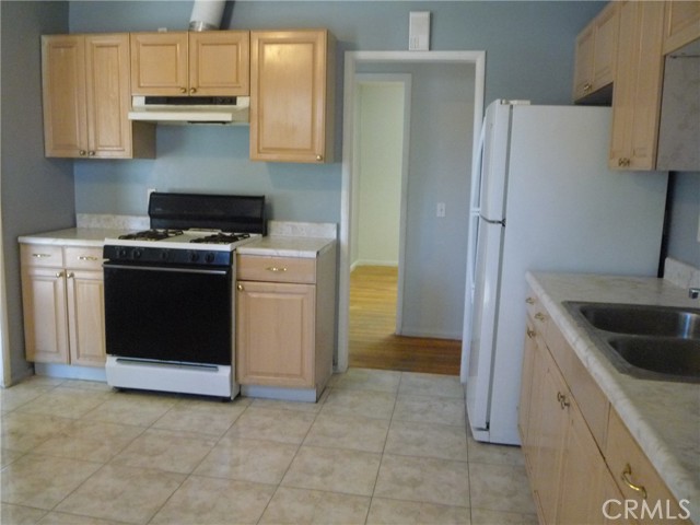 Detail Gallery Image 5 of 8 For 1645 S Euclid St, Anaheim,  CA 92802 - 3 Beds | 1/1 Baths