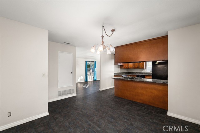 Detail Gallery Image 11 of 46 For 9941 Granite Hill Dr, Jurupa Valley,  CA 92509 - 4 Beds | 2 Baths