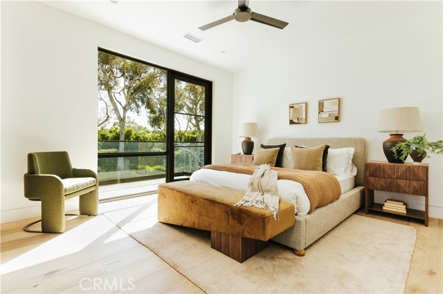 Detail Gallery Image 17 of 24 For 2321 Mesa Dr, Newport Beach,  CA 92660 - 5 Beds | 4/1 Baths