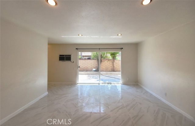 Detail Gallery Image 17 of 34 For 10532 Royal Oak, Stanton,  CA 90680 - 4 Beds | 2 Baths