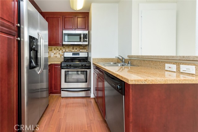 Detail Gallery Image 4 of 19 For 5545 Canoga Ave #320,  Woodland Hills,  CA 91367 - 1 Beds | 1 Baths