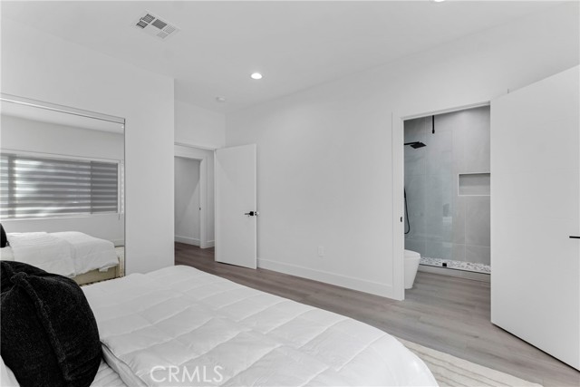 Detail Gallery Image 17 of 46 For 1626 Winona Bld, Los Angeles,  CA 90027 - 5 Beds | 5 Baths