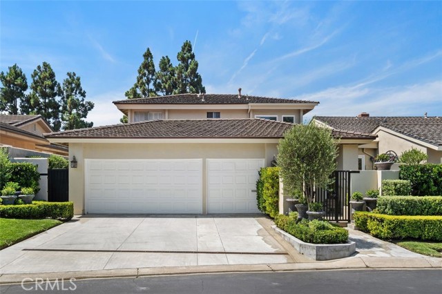 Detail Gallery Image 1 of 43 For 5 Rue Marseille, Newport Beach,  CA 92660 - 3 Beds | 2/1 Baths