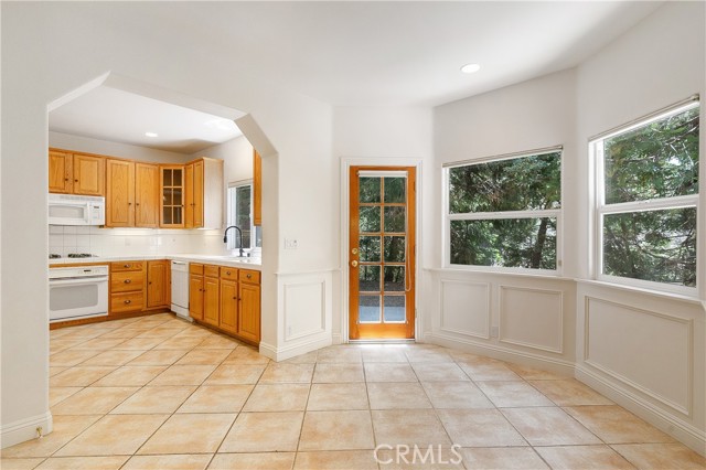 Detail Gallery Image 9 of 33 For 28591 Wabash Dr, Lake Arrowhead,  CA 92352 - 3 Beds | 2/1 Baths
