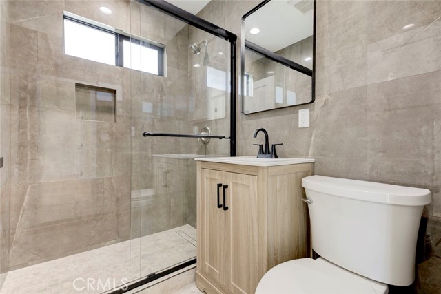 Image 14 of 22 For 210 Alameda  