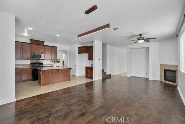 Detail Gallery Image 9 of 41 For 17704 Anise Dr, San Bernardino,  CA 92407 - 4 Beds | 2/1 Baths