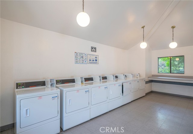 Detail Gallery Image 36 of 41 For 215 Wichita Ave #106,  Huntington Beach,  CA 92648 - 1 Beds | 1 Baths