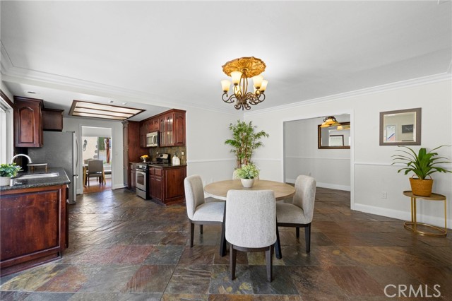 Detail Gallery Image 13 of 44 For 1704 Mulberry Ave, Upland,  CA 91784 - 4 Beds | 2 Baths