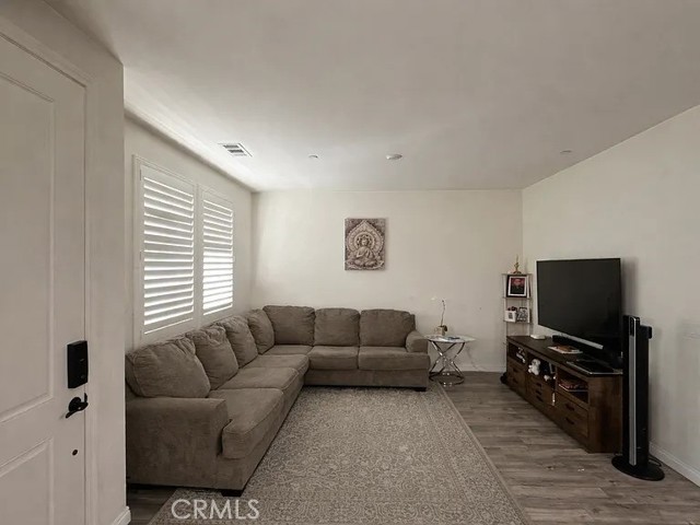 Detail Gallery Image 4 of 12 For 4032 Cellars Way #66,  Ontario,  CA 91761 - 3 Beds | 2/1 Baths