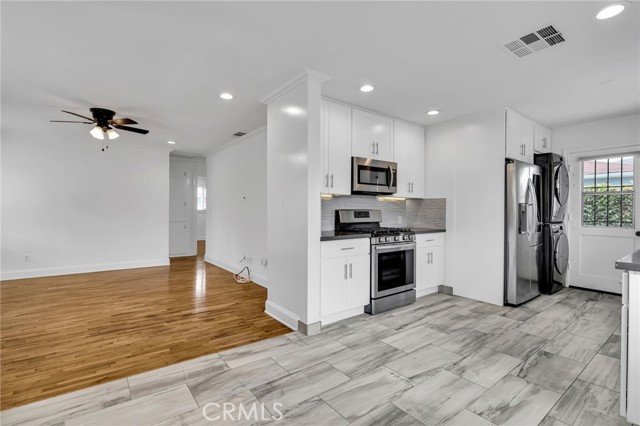 Detail Gallery Image 18 of 51 For 2213 Bataan Rd a,  Redondo Beach,  CA 90278 - 3 Beds | 2 Baths