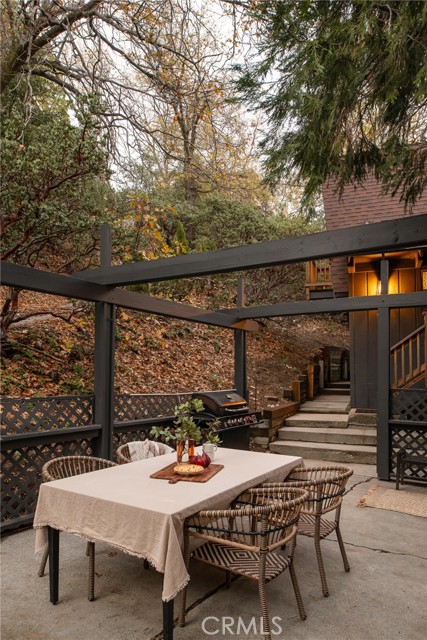 Detail Gallery Image 27 of 32 For 27582 North Bay, Lake Arrowhead,  CA 92352 - 3 Beds | 2 Baths