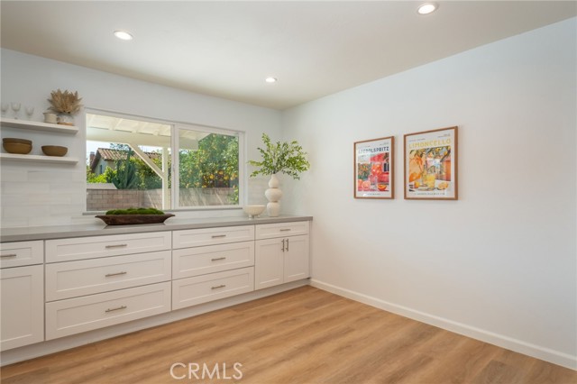 Detail Gallery Image 6 of 32 For 19828 Lull, Winnetka,  CA 91306 - 4 Beds | 3 Baths