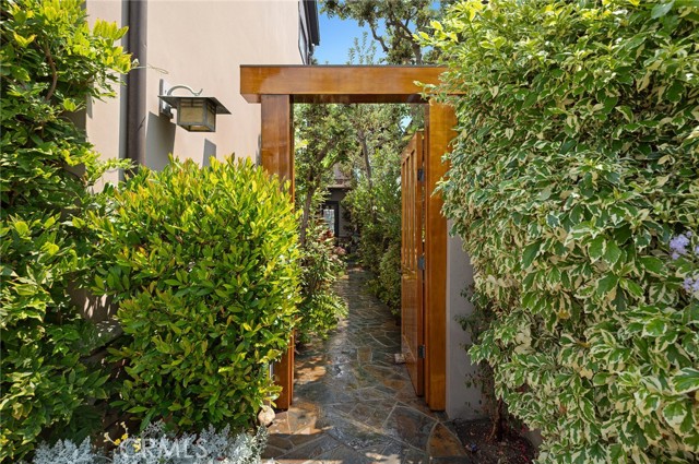 2238 Channel Road, Newport Beach CA: https://media.crmls.org/medias/ba824986-65e9-4a43-8279-8ee33b0077fe.jpg