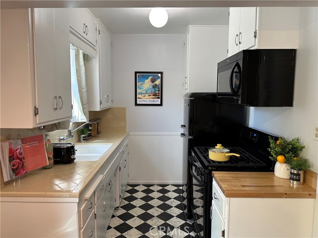 Detail Gallery Image 7 of 13 For 219 Esperanza Ave #7, Long Beach,  CA 90802 - 1 Beds | 1 Baths