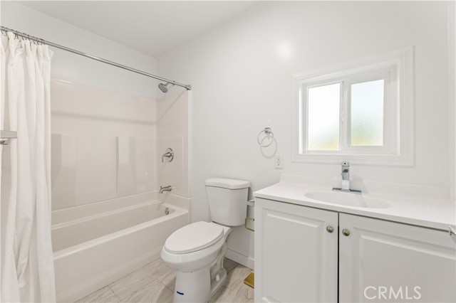 14592 Lyle Street, Sylmar CA: https://media.crmls.org/medias/ba84d204-927d-4229-a9f4-d55c339eb2fe.jpg