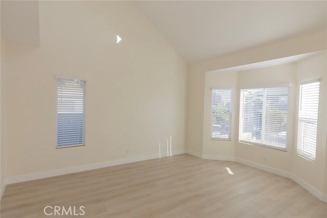 Detail Gallery Image 3 of 35 For 2215 Marshallfield Ln a,  Redondo Beach,  CA 90278 - 3 Beds | 2/1 Baths