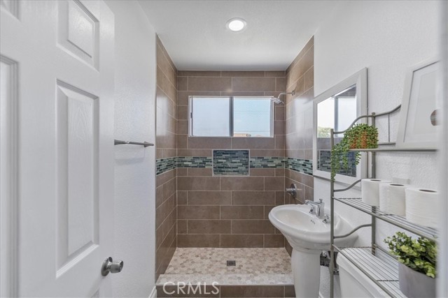 665 Larimore, La Puente CA: https://media.crmls.org/medias/ba85556e-44cd-4aed-be20-6926311e4ae8.jpg
