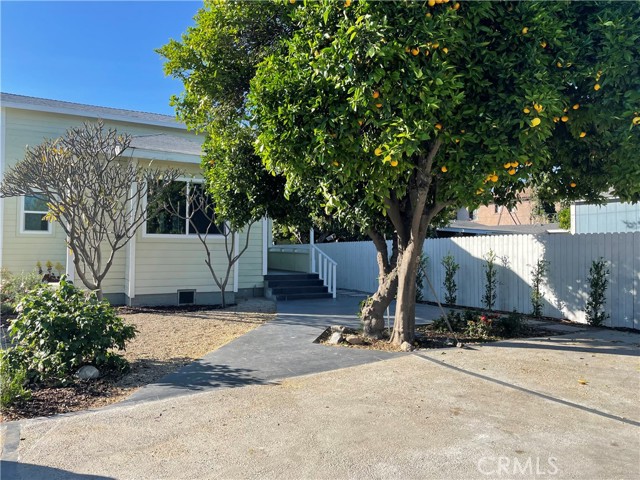 Detail Gallery Image 2 of 20 For 3809 Pine Ave, El Monte,  CA 91731 - 3 Beds | 3/1 Baths