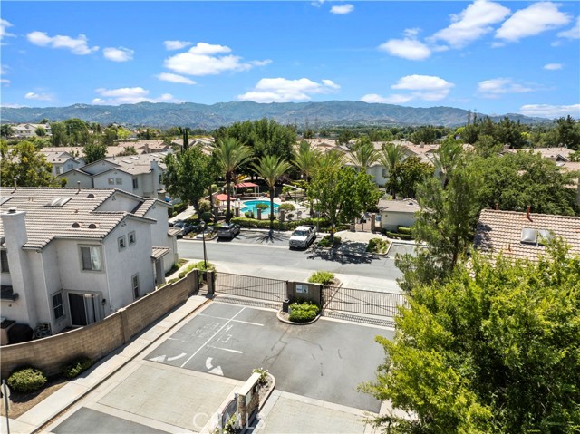 Detail Gallery Image 29 of 33 For 25403 Silver Crest Ct, Saugus,  CA 91350 - 3 Beds | 2/1 Baths