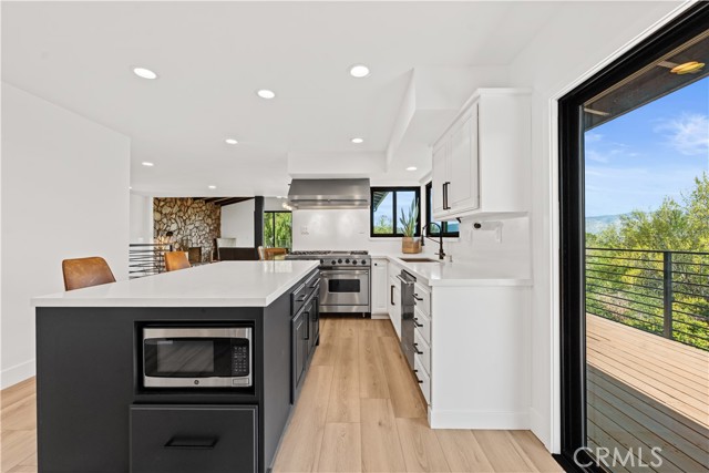 Detail Gallery Image 10 of 47 For 1909 Canyon, Redlands,  CA 92373 - 4 Beds | 3 Baths