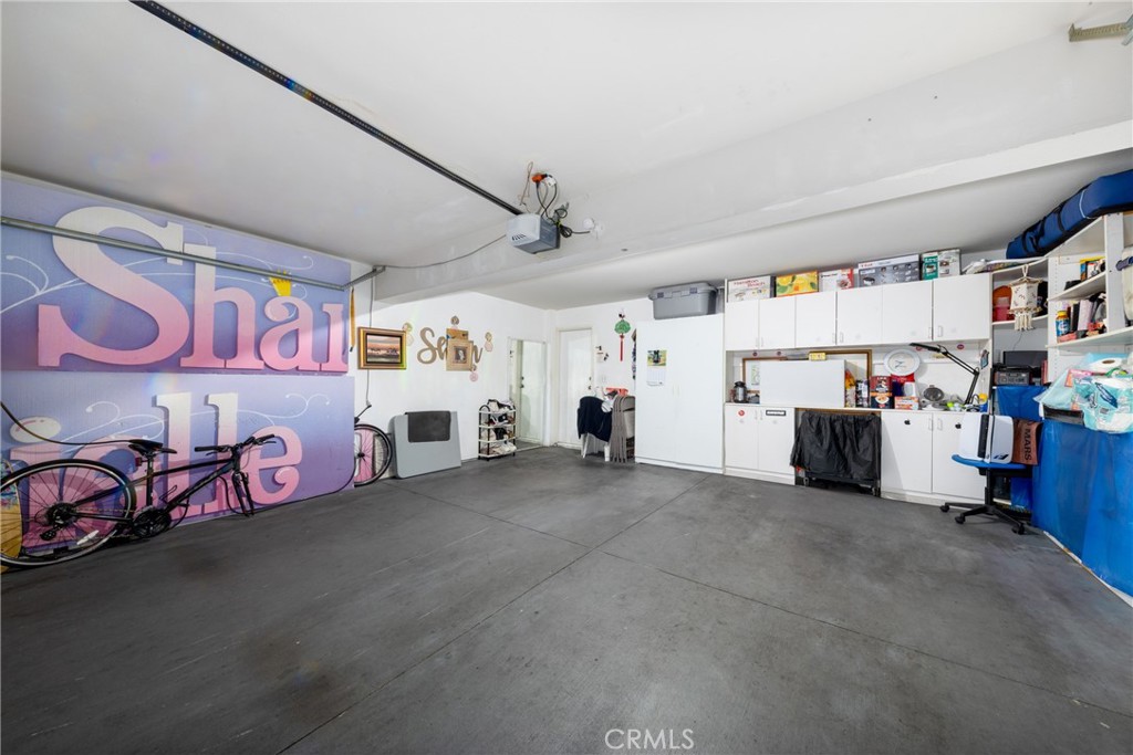 https://media.crmls.org/medias/ba87489a-2f6b-4db3-9716-480064d20b80.jpg?preset=X-Large