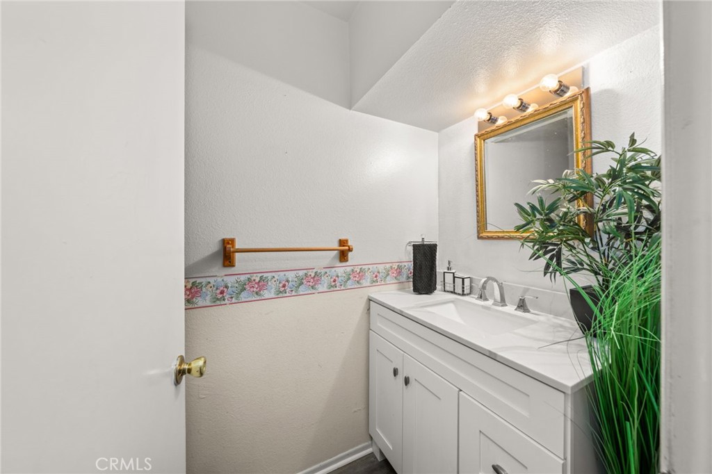 https://media.crmls.org/medias/ba88522a-8626-40f3-ac24-91fa120d936c.jpg?preset=X-Large