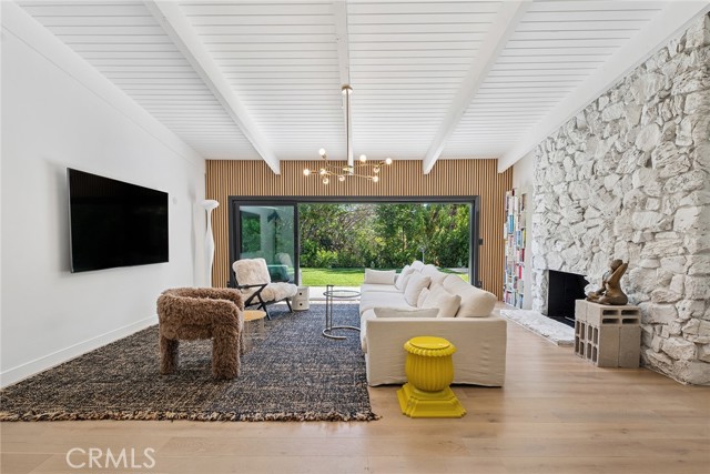 Detail Gallery Image 7 of 53 For 5700 El Canon Ave, Woodland Hills,  CA 91367 - 3 Beds | 3 Baths