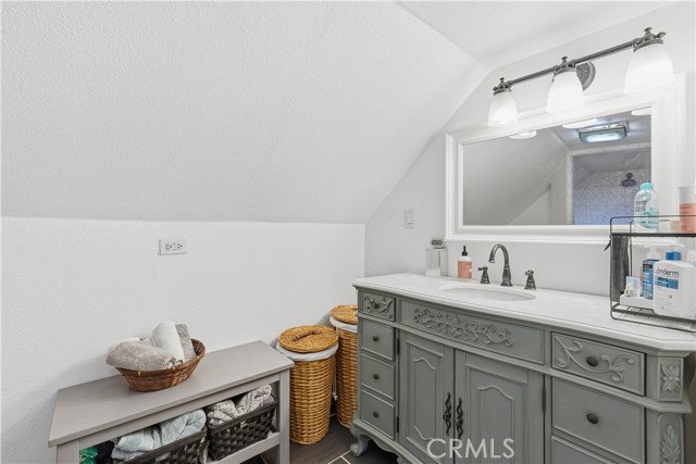 Detail Gallery Image 23 of 43 For 12232 Truesdale, Sun Valley,  CA 91352 - 5 Beds | 4 Baths