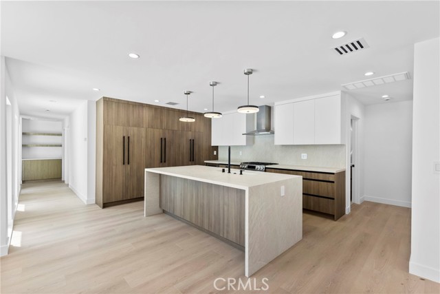 5903 Donna Avenue, Tarzana CA: https://media.crmls.org/medias/ba891ce7-8bf3-4798-9d8b-53ea9e5e2b86.jpg